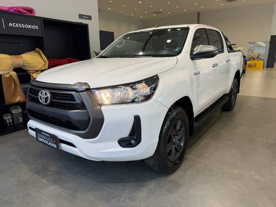 TOYOTA HILUX 2.8 D-4D TURBO DIESEL CD SR 4X4 AUTOMÁTICO